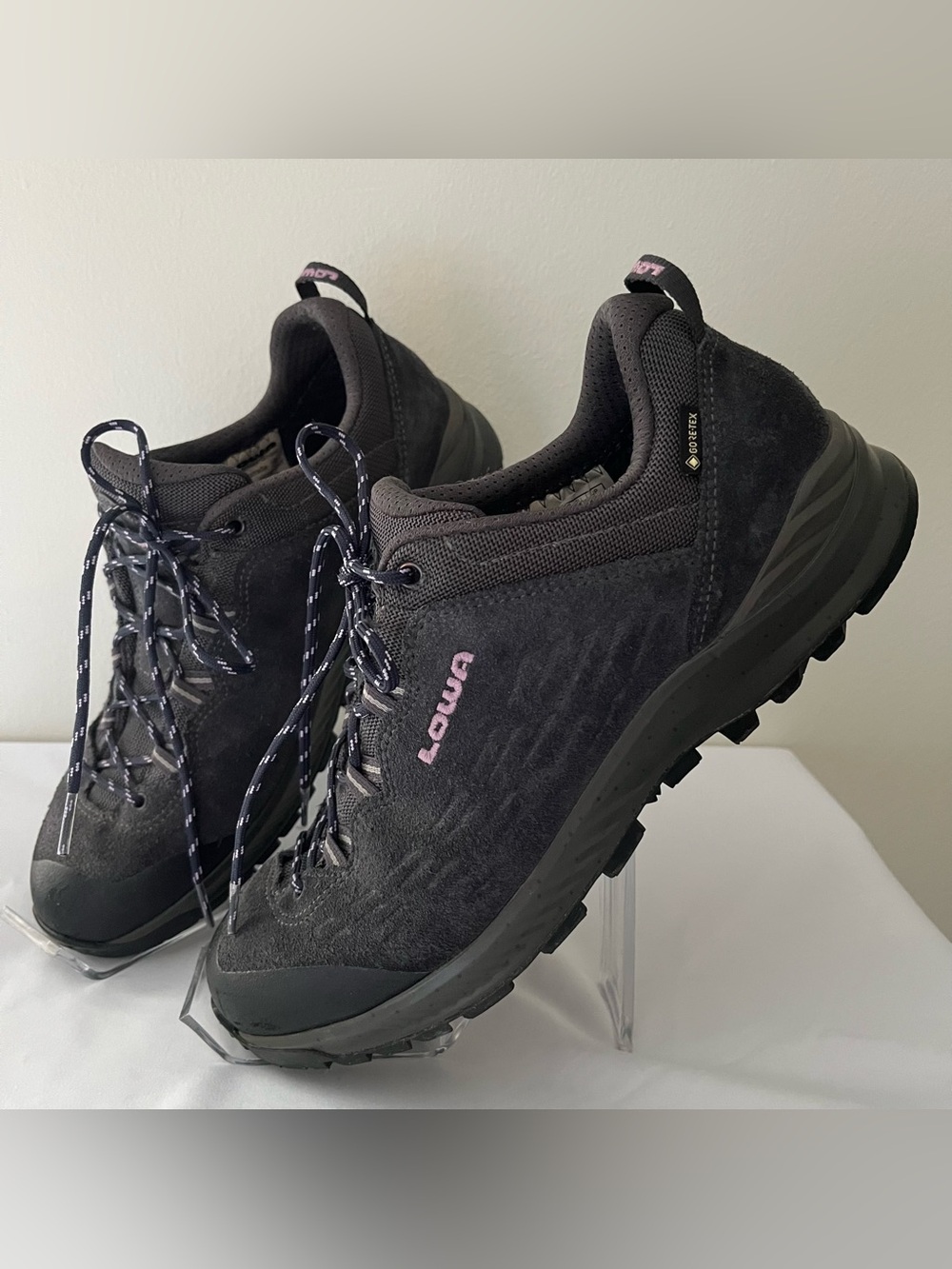 Lowa Women's Gray Pink Explorer GTX Lo Hiking Shoes Gore Tex Vibram 9 Gorpcore